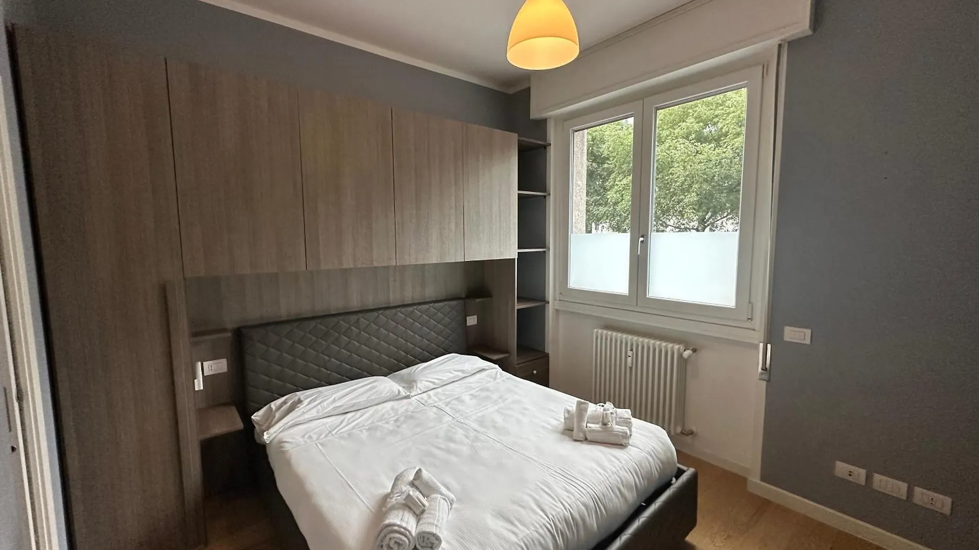 Metro Famagosta - Modern Suite Free Wifi & Parking Milan Apartment